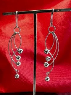 Áine – Grace Silver Earrings Dangle